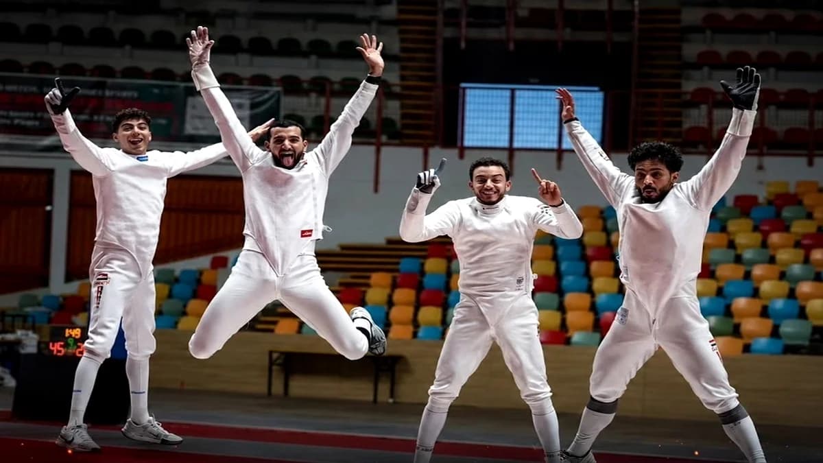 وزير الرياضة المصري يهنئ أبطال سلاح السيف بعد إنجاز تاريخي وزير الرياضة المصري يهنئ أبطال سلاح السيف بعد إنجاز تاريخي