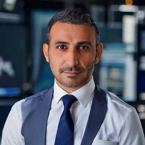 صورة الخبير حسن رامي
